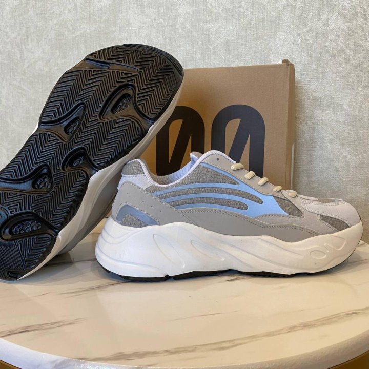 Кроссовки adidas yeezy boost 700