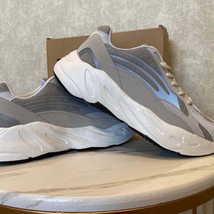 Кроссовки adidas yeezy boost 700