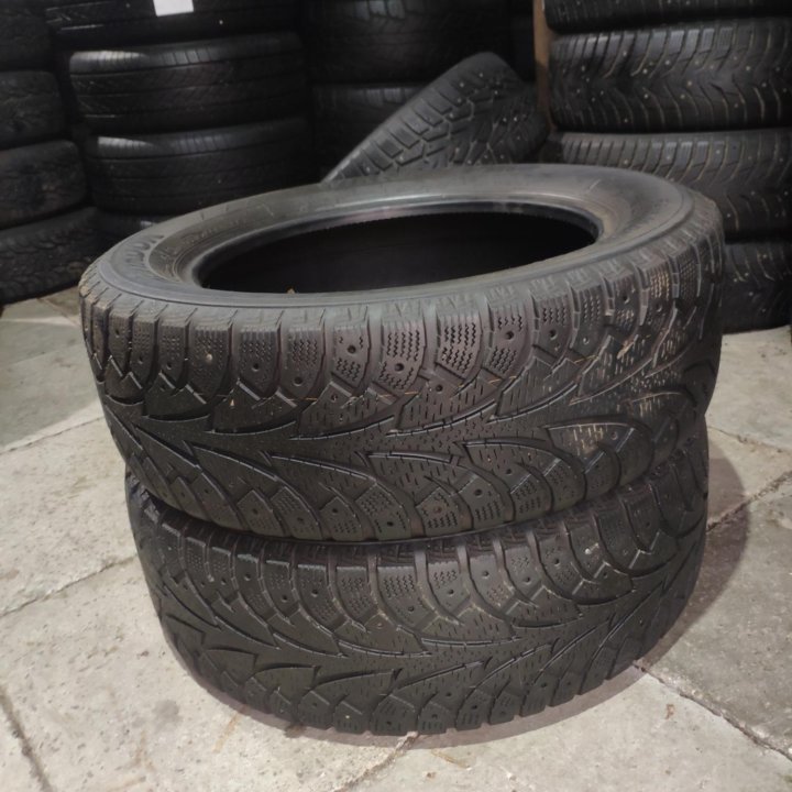 Hankook 215/60/17 зима 2шт