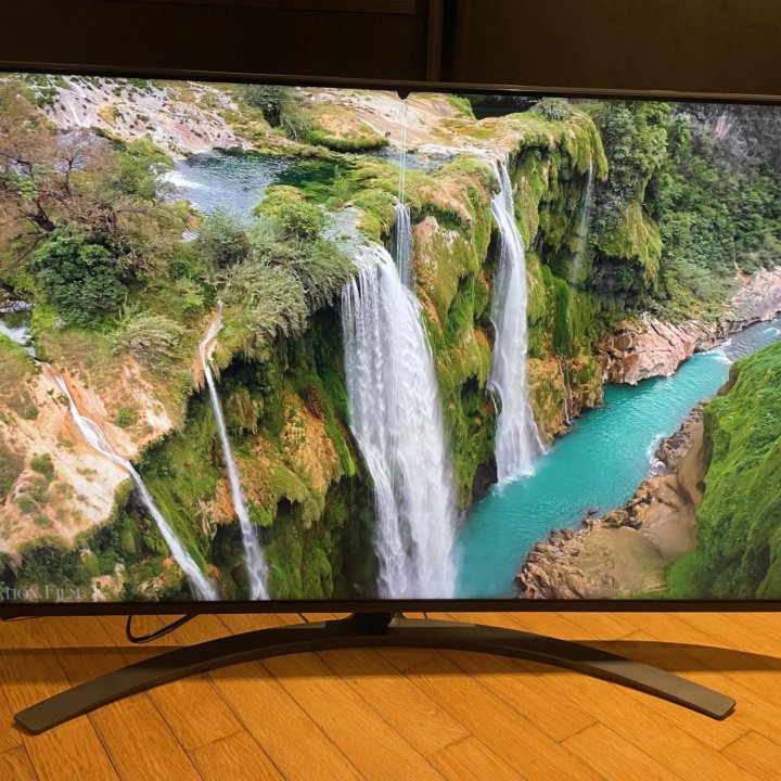 Телевизор LG 49SM9000PLA SMART TV с дефектом экран