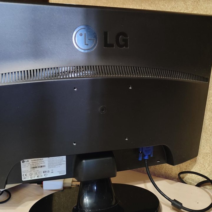 Монитор LG FLATRON W2243S