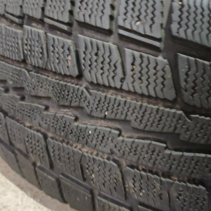 Dunlop 215/60/16 зима 1шт