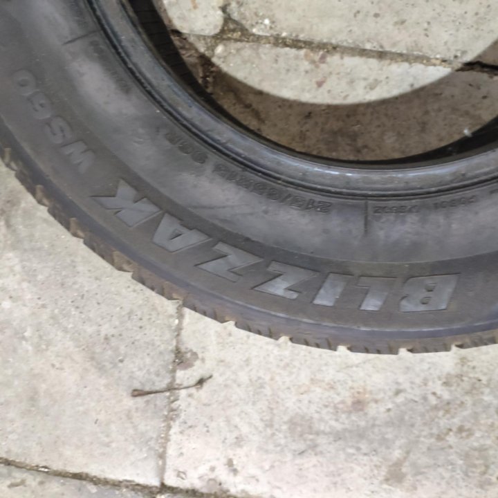 Bridgestone 215/65/15 зима 1шт