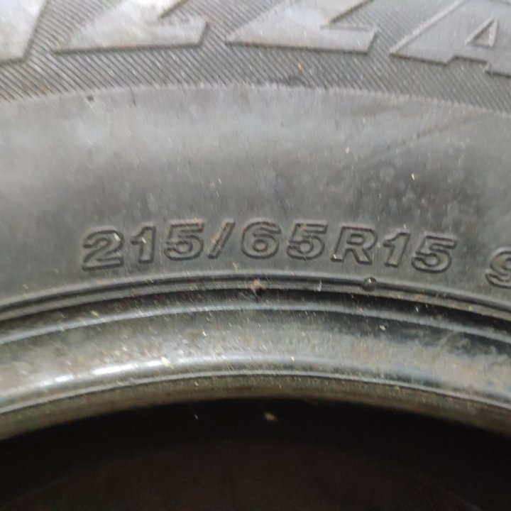 Bridgestone 215/65/15 зима 1шт