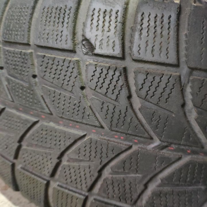 Bridgestone 215/65/15 зима 1шт