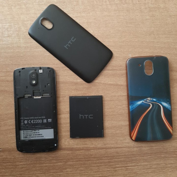 Смартфон HTC 526g