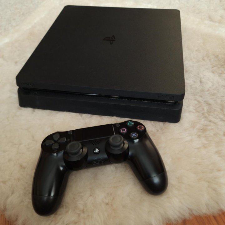 Sony PS4 Slim