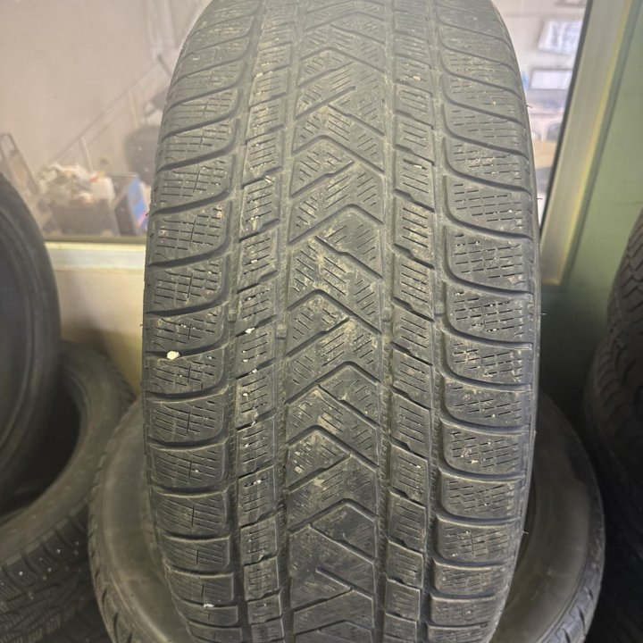 Зимние шины Pirelli 285/45/R20