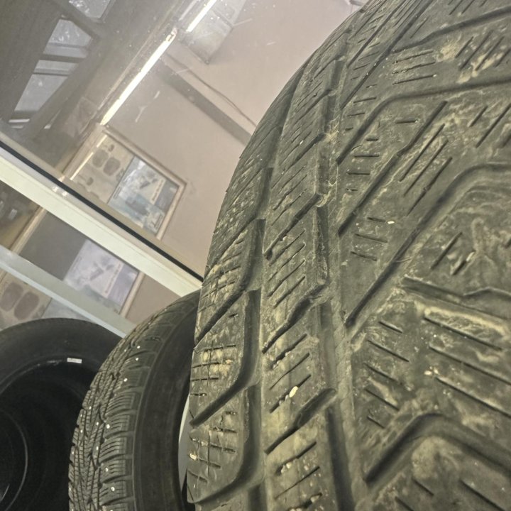 Зимние шины Pirelli 285/45/R20