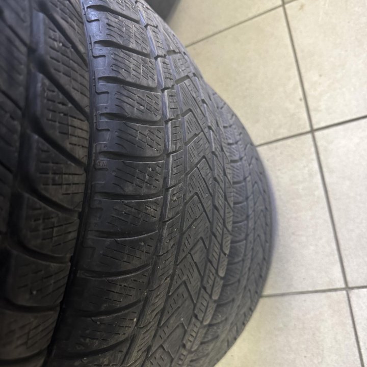 Зимние шины Pirelli 285/45/R20