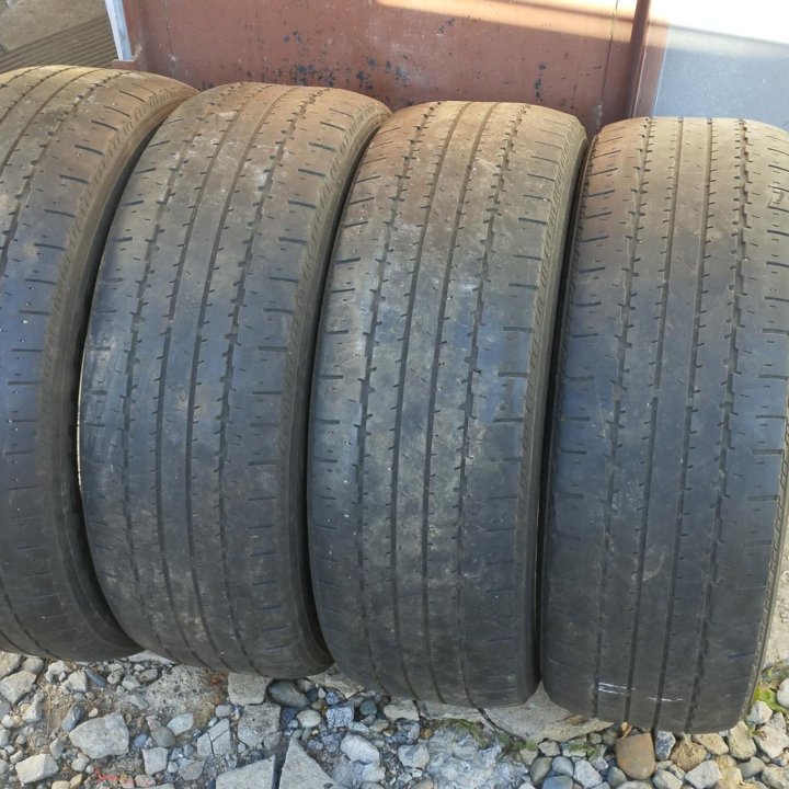 225/60 R17