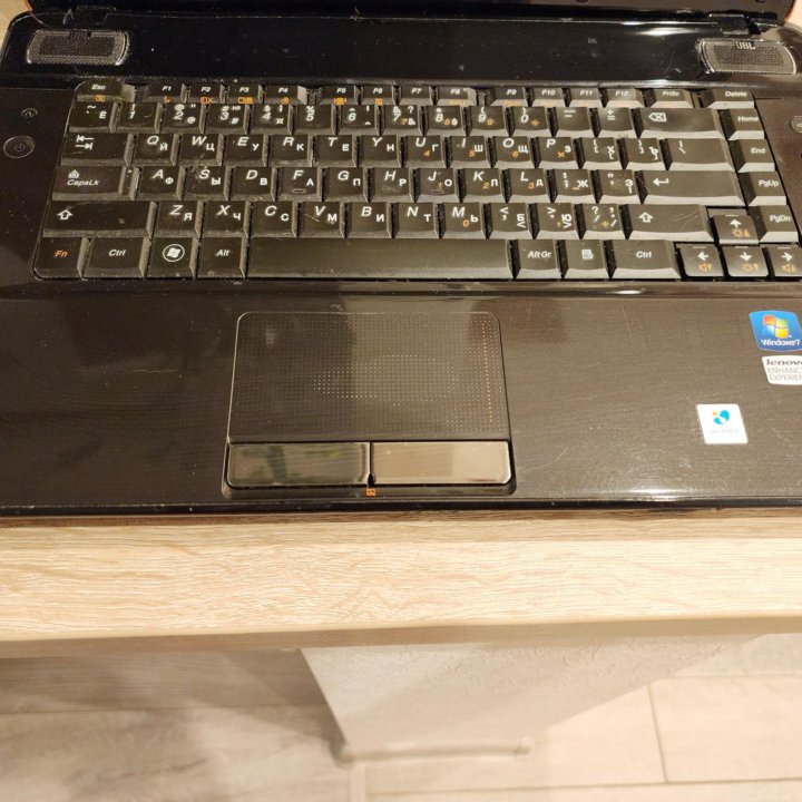 Lenovo Y560, core i5, 8gb, SSD+HDD