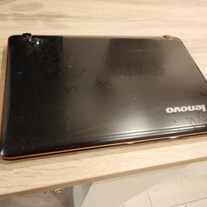 Lenovo Y560, core i5, 8gb, SSD+HDD