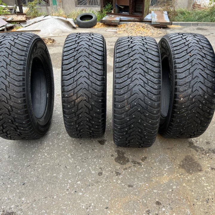 Nokian Hakkapelita 8 suv 285/60 R18