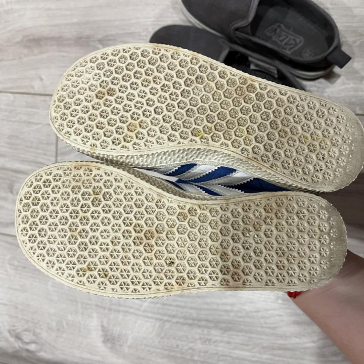 Кроссовки adidas 28 размер