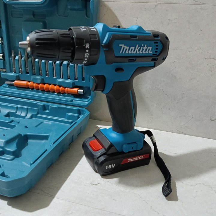 Шуруповерт Makita 18volt с набором