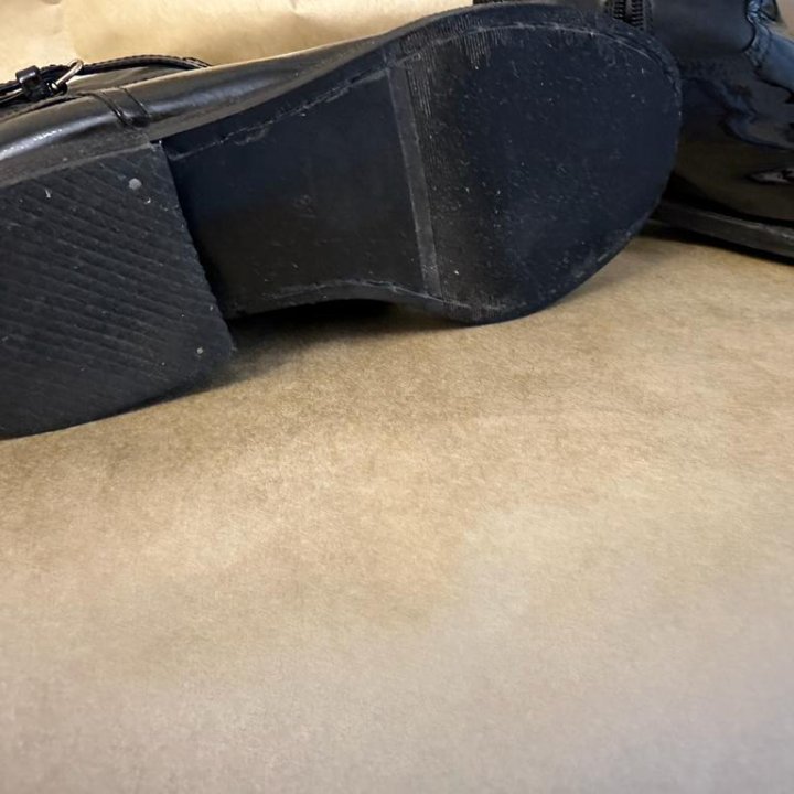 Кожаные сапоги