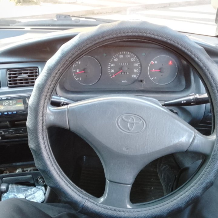 Toyota Corolla, 1993