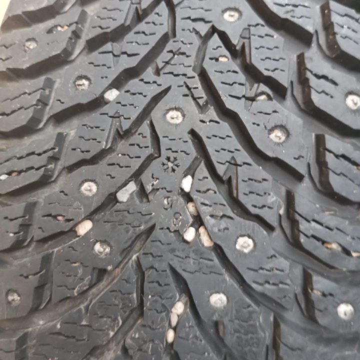 Резина 215/65.16