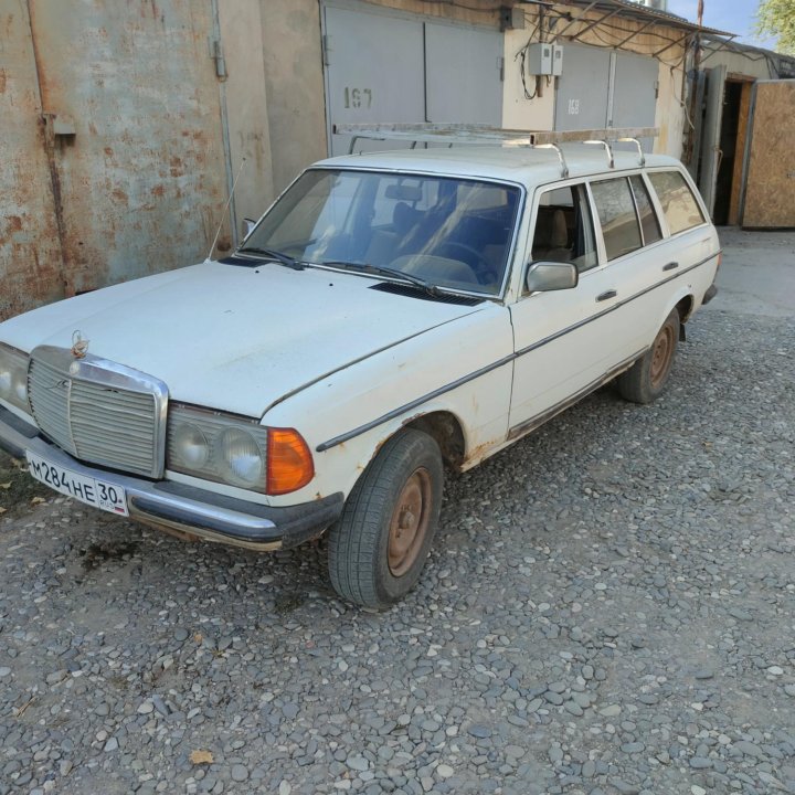 Mercedes-Benz E-Класс, 1978