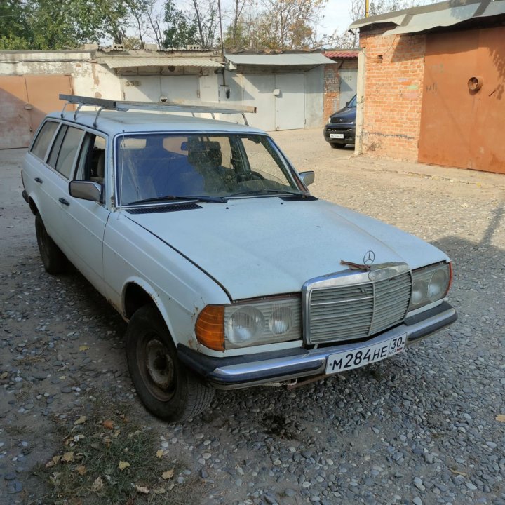 Mercedes-Benz E-Класс, 1978