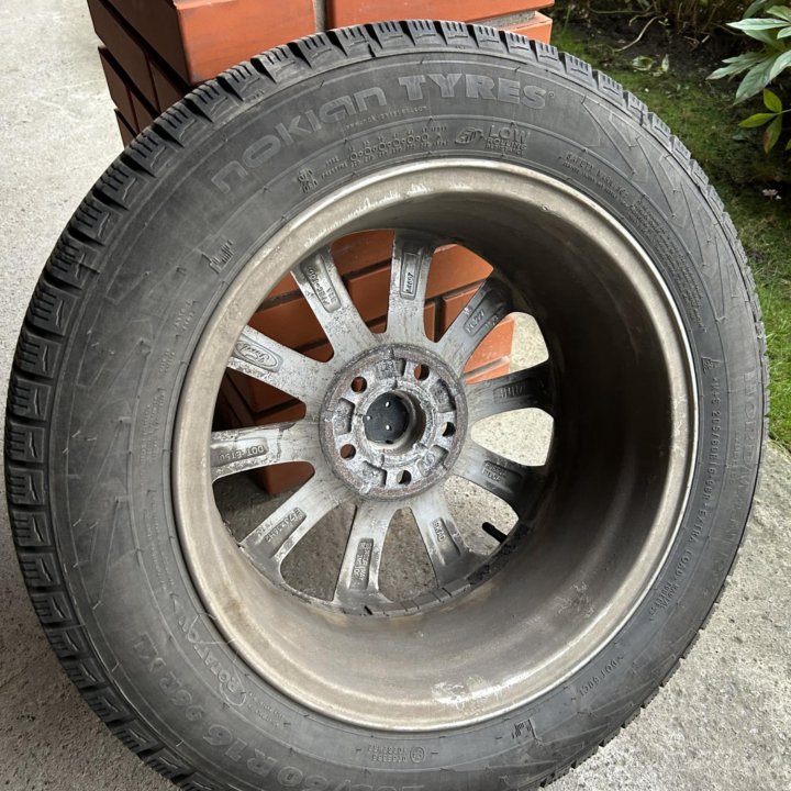 Колеса в сборе Ford с зимними шинами 205/60R16