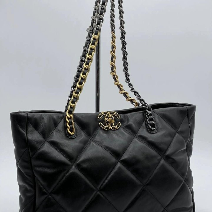 Сумки-шопер Chanel