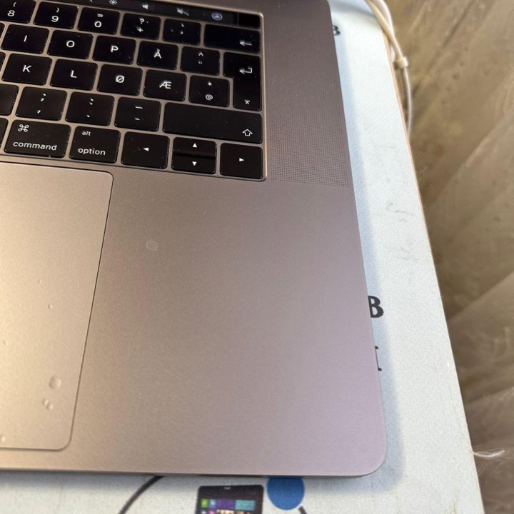 MacBook Pro 15 2016 топовый a1707, Core i7 2.7/16/