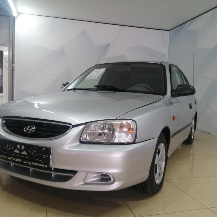 Hyundai Accent, 2001