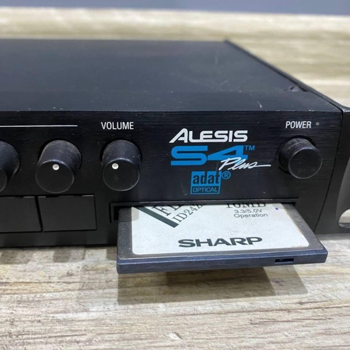 Синтезатор Alesis S4