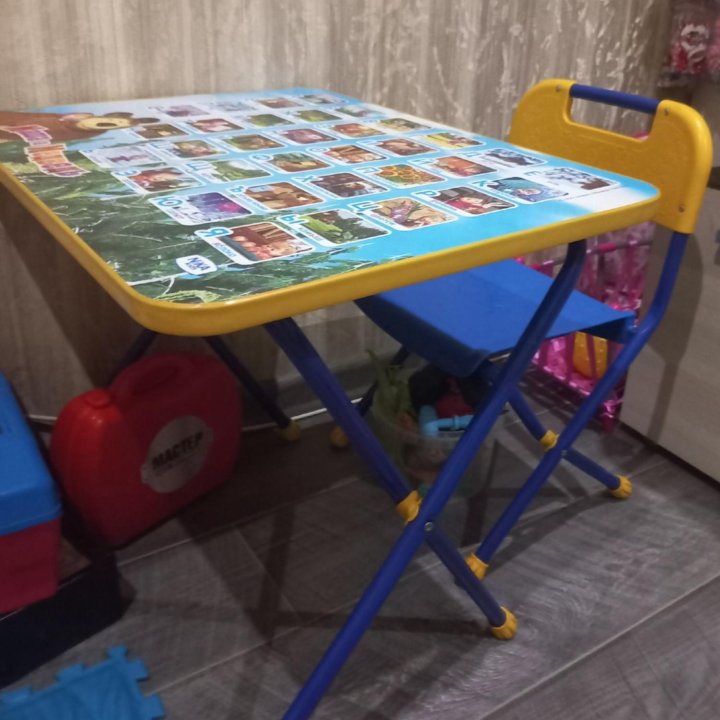 Складной детский столик