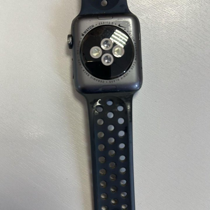 Продаются часы apple watch 2 42 mm.оригинал. Все в