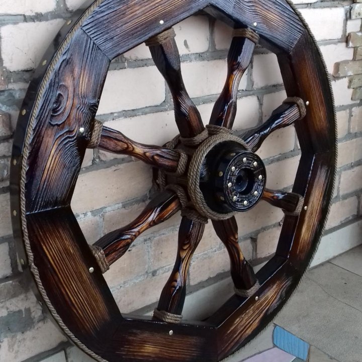 Деревянное колесо телеги