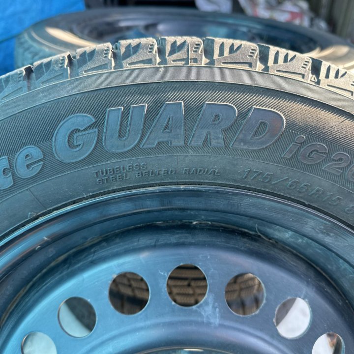 175/65 R15, 4x100, комплект зимних колес Япония