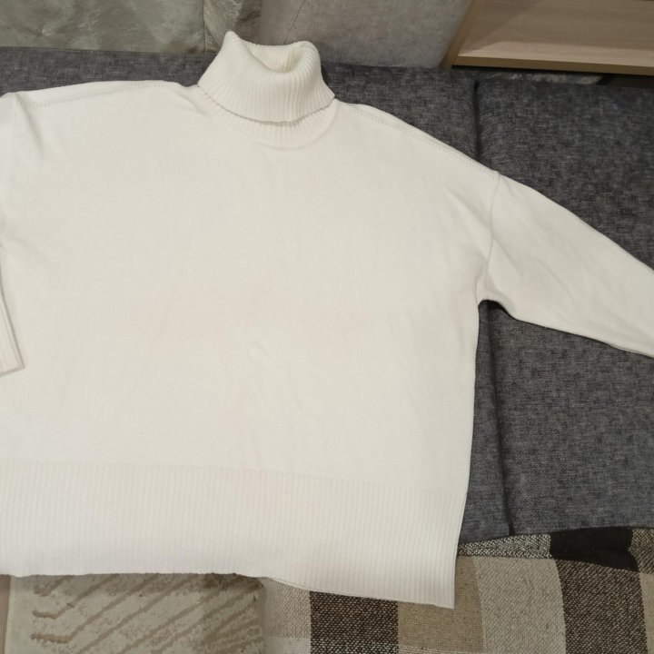 Свитер женский