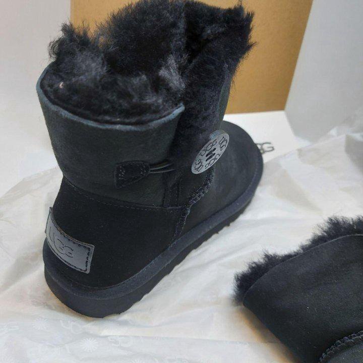 Угги UGG bailey Button Mini с пуговкой в замше