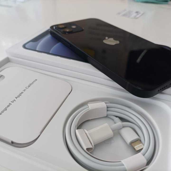 iPhone 12, 128 ГБ отличное состояние (магазин)