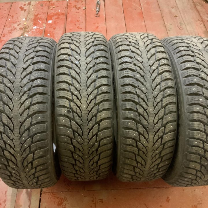 Nokian Tyres Hakkapeliitta 9 SUV 235/65 R18 110T