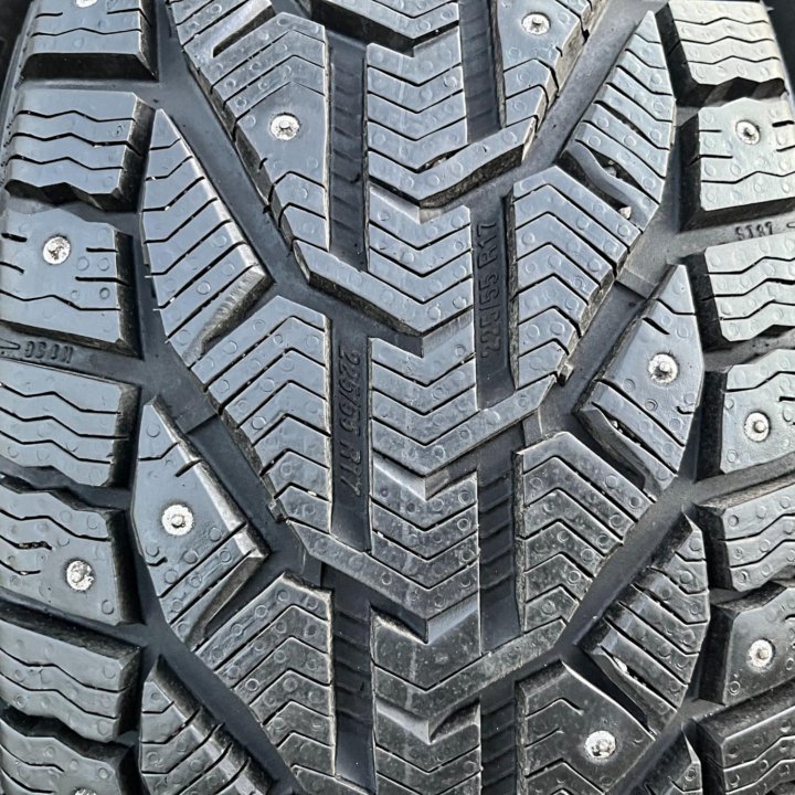 Зима Tigаr Iсe 225/55 R17 101T 1 месяц