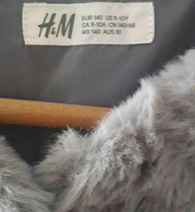 Меховая жилетка для девочки H&M, р.140