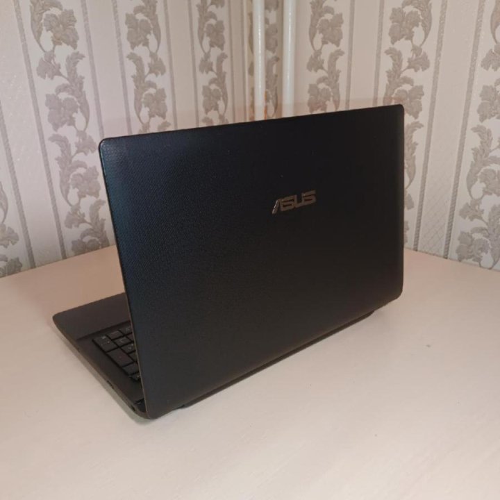 ASUS X54L Intel/4/HD/500/15'6