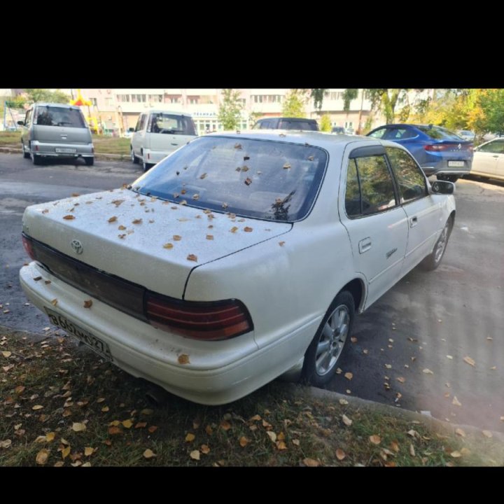 Toyota Camry, 1992