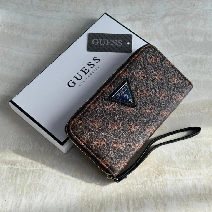 Кошельки GUESS