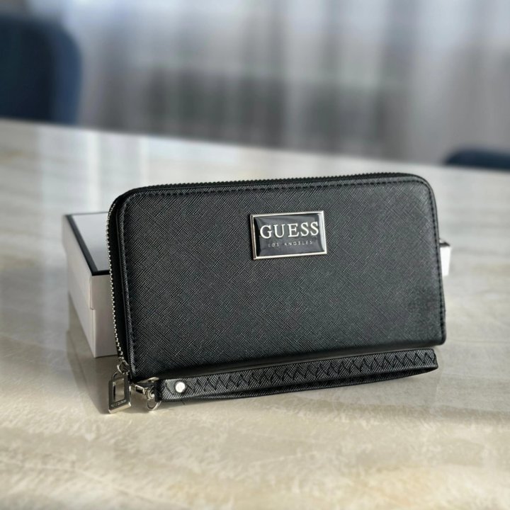 Кошельки GUESS