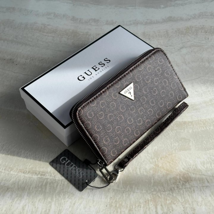 Кошельки GUESS