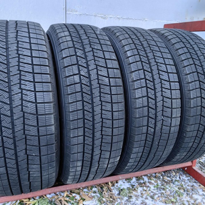 Комплект Dunlop Winter Maxx WM03 225/60 r18