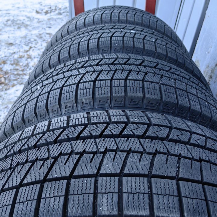 Комплект Dunlop Winter Maxx WM03 225/60 r18