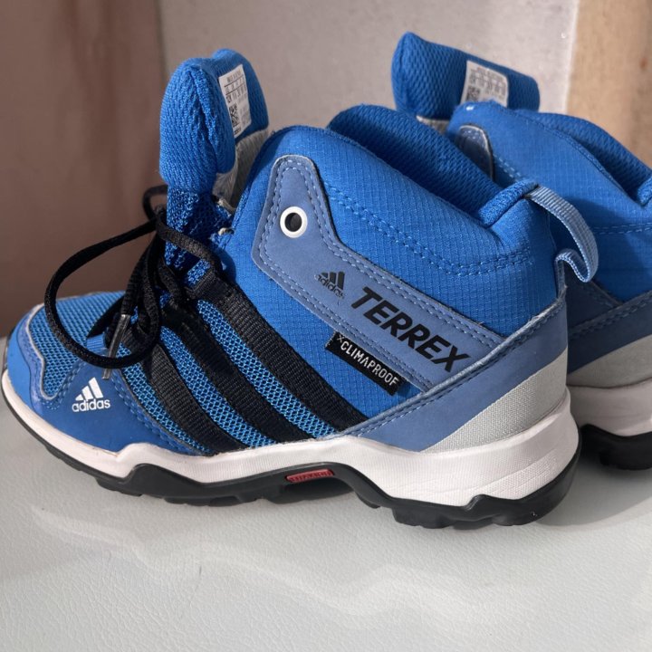 Кроссовки adidas terrex на мальчика