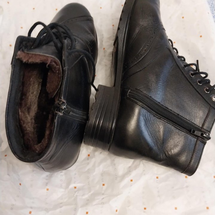 Ботинки 38 размер.