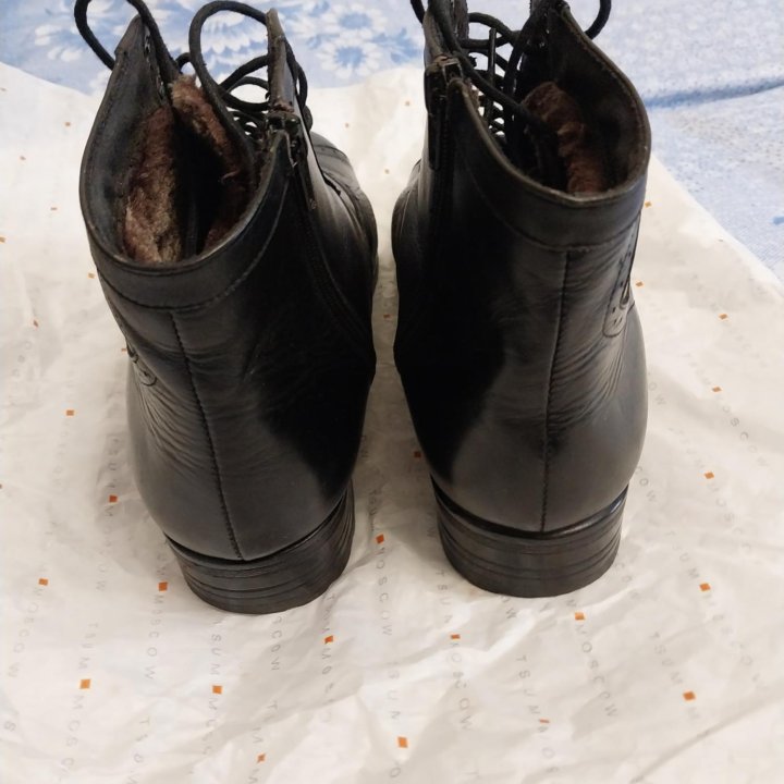 Ботинки 38 размер.